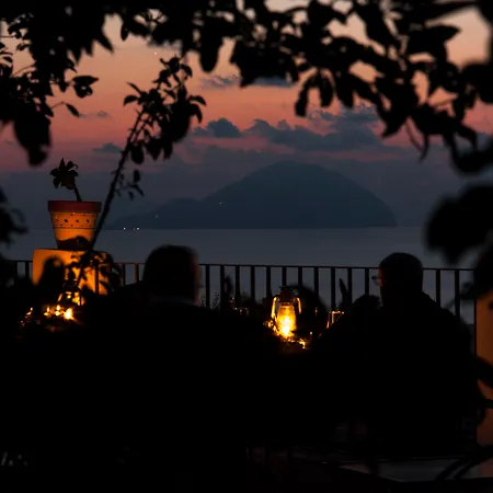 Hotel La Del Postino Pollara