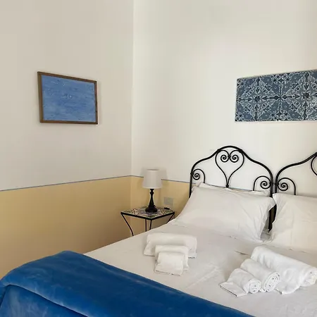 Hotel La Del Postino